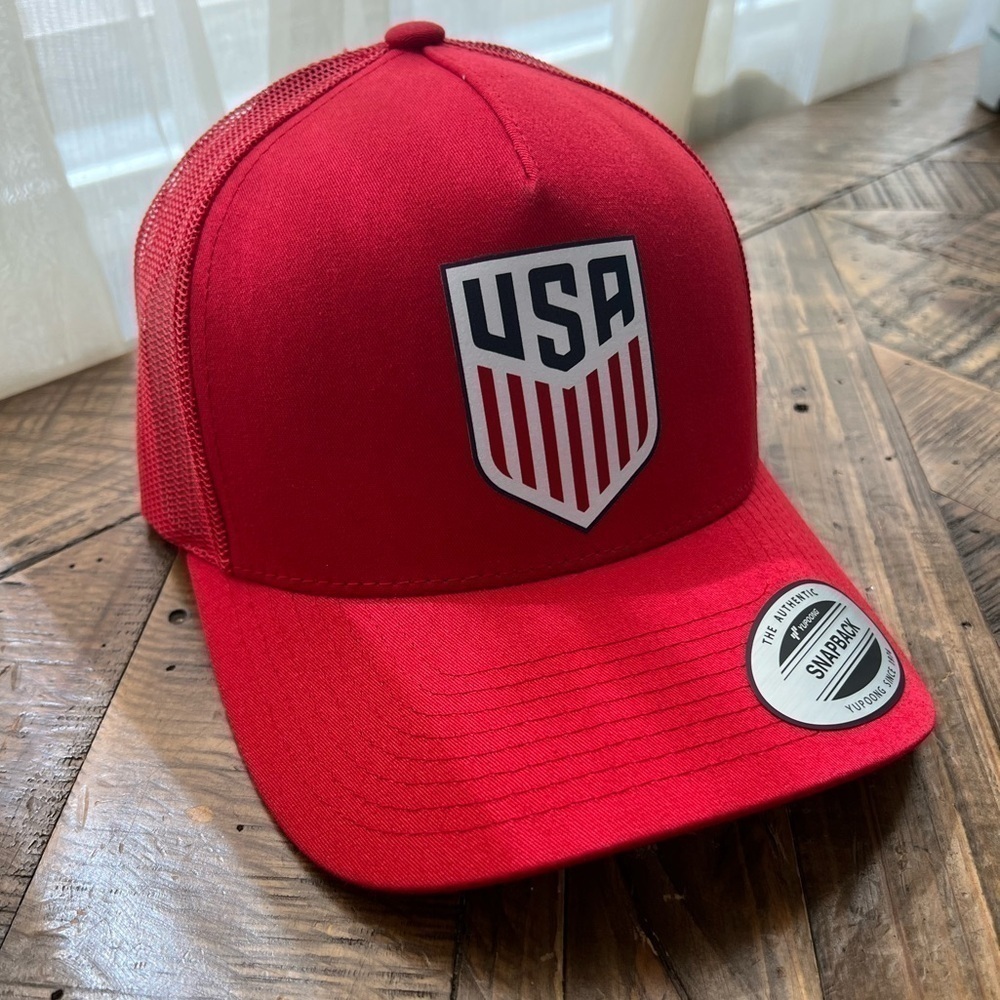 USA national soccer team, red hat - Picture 2 of 3